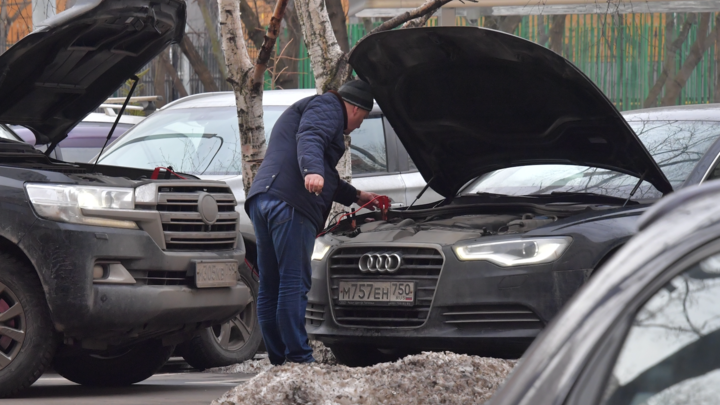 У челябинских автомобилистов ажиотаж на услуги по зарядке аккумуляторов