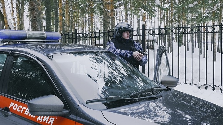 Росгвардия опубликовала видео задержания пациента психбольницы в Новосибирске