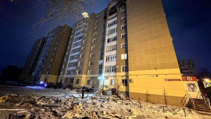 Атака дронов на Тверь 6 января: один челове погиб, видео пожара