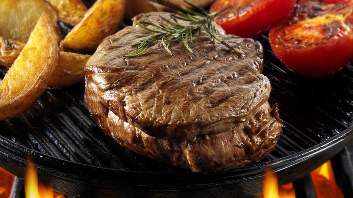 Врач назвала два напитка, которые опасны для отказавшихся от мяса