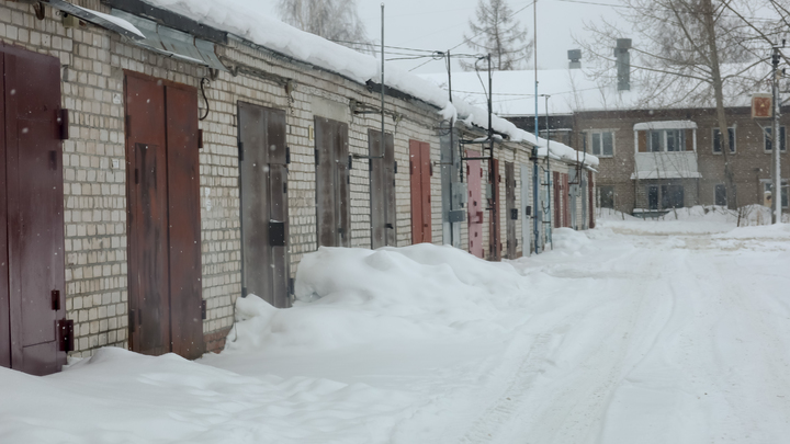 Житель Подмосковья оказался погребён под крышей собственного гаража