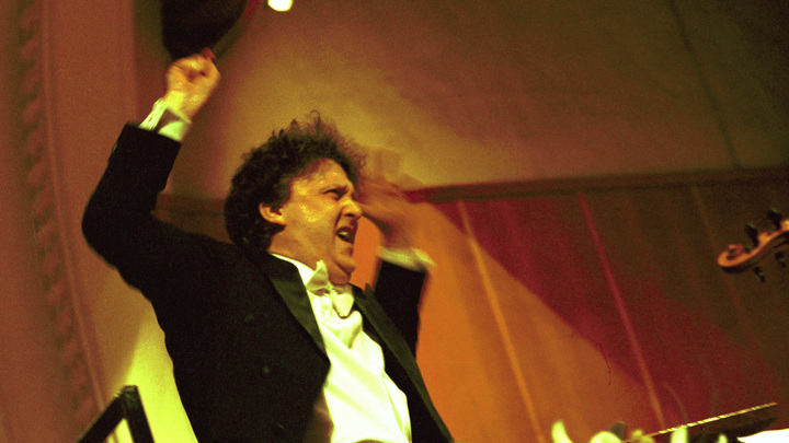 Оскорбивший Россию дирижёр не отметит юбилей в филармонии Петербурга: Концерт отменён