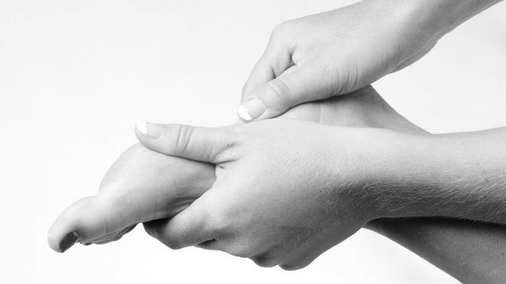 Судорога в воде. Как спастись: Эксперт по выживанию назвал рауш-способ