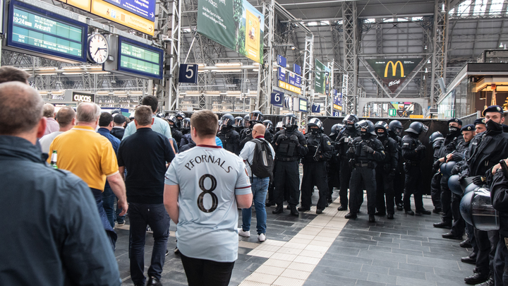 Полиция задержала 68 человек во время беспорядков на финале Лиги чемпионов в Париже