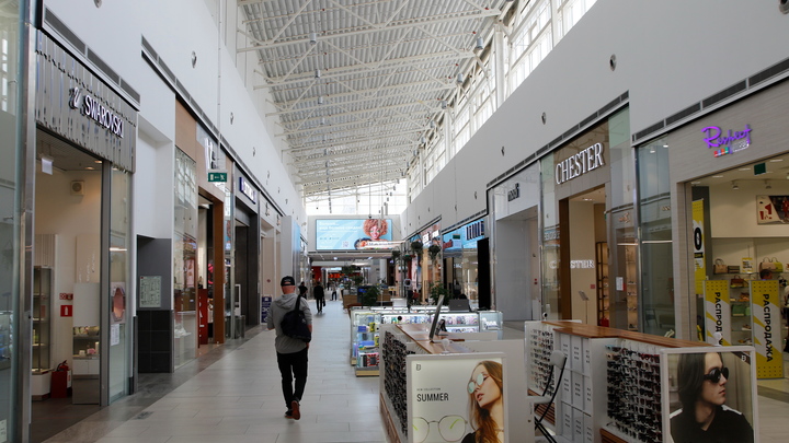 В Сочи ТРЦ МореМолл возобновил работу после наводнения