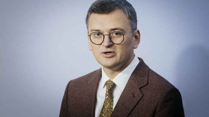 От убитой оборонки до цветущей бюрократии: Кулеба хамит странам ЕС