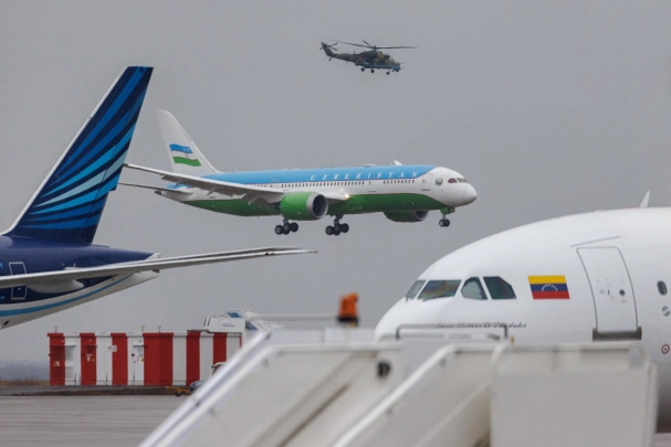 Самолёт с подозрительным устройством на борту готовятся экстренно посадить в Екатеринбурге