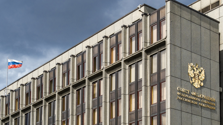 В подарок - огнетушитель: Куренков считает, что безопасность должна быть модной. Это важно