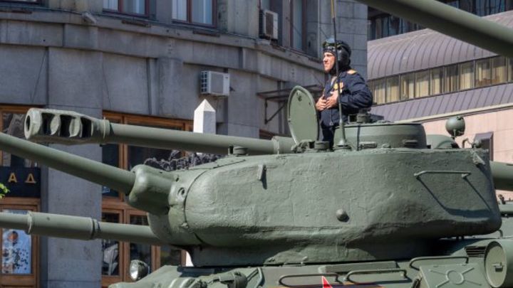 Стало известно, где и когда перекроют дороги во время репетиций Парада Победы в Екатеринбурге