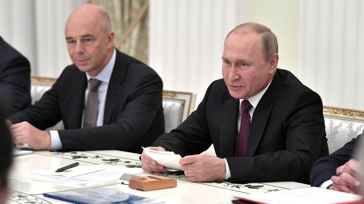 Подставят Путина - отнимут деньги: Хазин просчитал наглые действия элиты