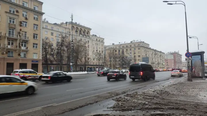 Представитель Сюткина опроверг слухи о привилегиях от блатных номеров АМР