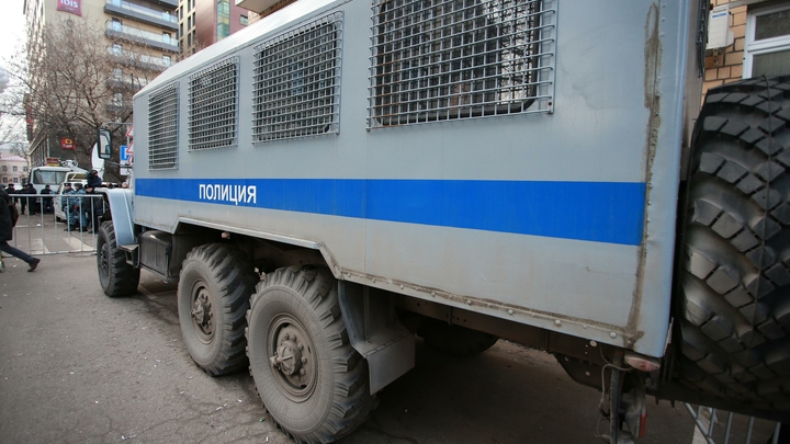 Автозак с заключённым перевернулся в Новосибирской области