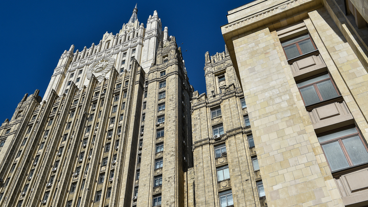 Русский президент поклонится в Донбассе: Кулеба размечтался о покаянии России