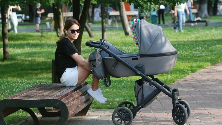 Комов предложил выход заметному, крикливому меньшинству в России: Не нравится? До свидания