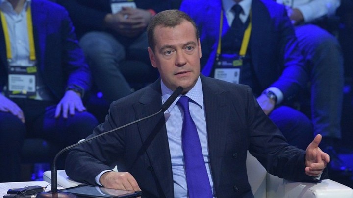 Микрочлены ЕС: Медведев назвал последствия вступления Украины и Молдавии в Евросоюз