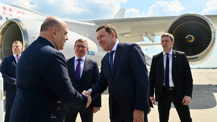 В Екатеринбург прилетел председатель правительства России Михаил Мишустин
