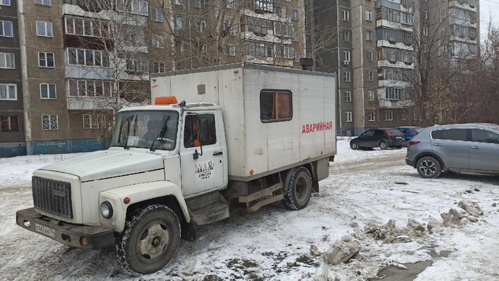 В Челябинске горожане сообщили об утечке горячей воды в озеро