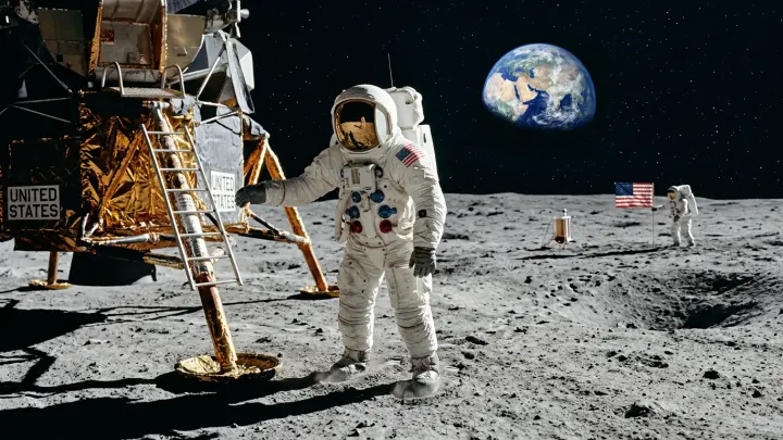 Бред сивой кобылы: Юрий Лоза объяснил, почему не верит в полеты на Луну