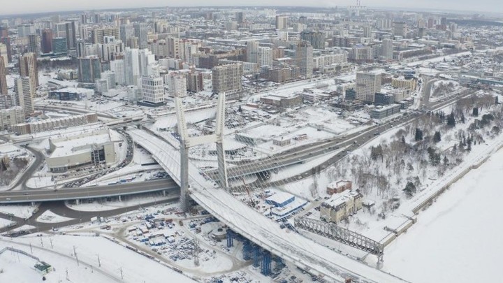 Демонтаж башенных кранов у пилона четвёртого моста завершили в Новосибирске