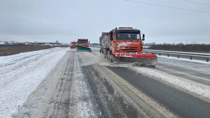 Из-за обильного снегопада в Новосибирской области отменили рейсовые автобусы