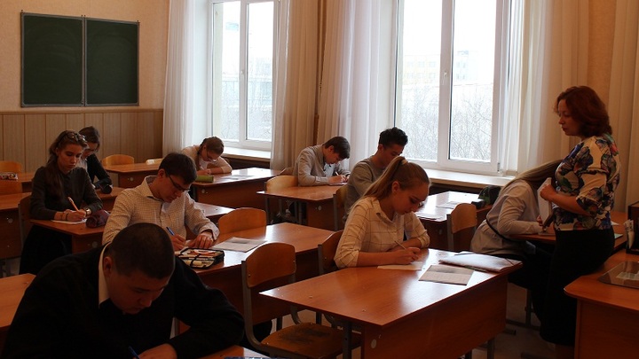 В Харьковской области сотрудники СБУ задержали учителей, которые преподавали русский язык