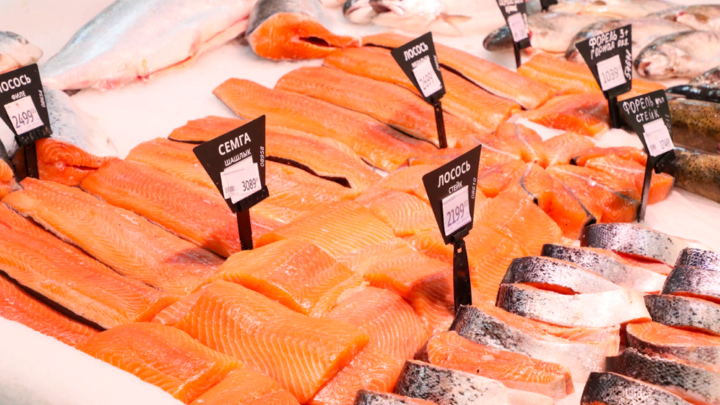 Из России в Китай вывозят всё больше рыбы и молока