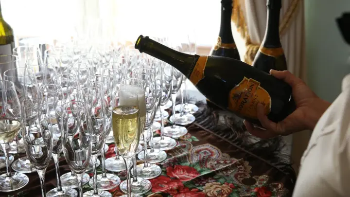 Директор школы в США устроила вечеринку с алкоголем и наркотиками для учеников