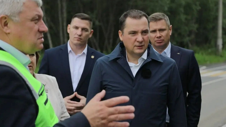Александр Цыбульский проверил качество новой дороги за 32 млн рублей