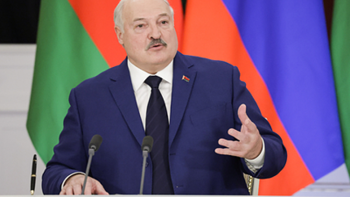 Лукашенко поздравил украинцев с 80-летием Победы в Великой Отечественной войне