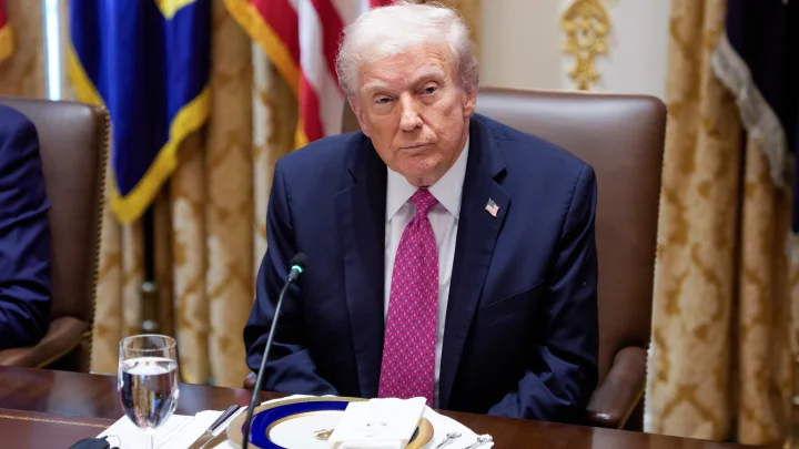 Трамп взорвал подлодку: в Китае высмеяли «политический блокбастер»