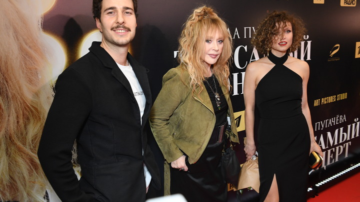 Песков заявил, что просьба Пугачёвой признать её иноагентом не относится к Кремлю