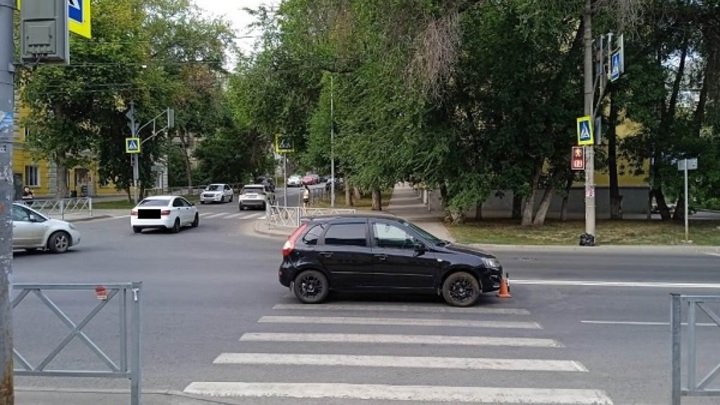 Девятилетняя девочка на самокате попала под колеса автомобиля в Самаре