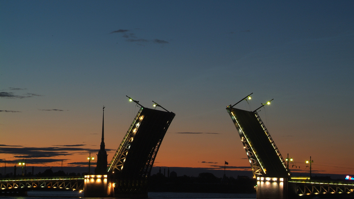 Дворцовый мост в Петербурге разведут под спортивный плейлист