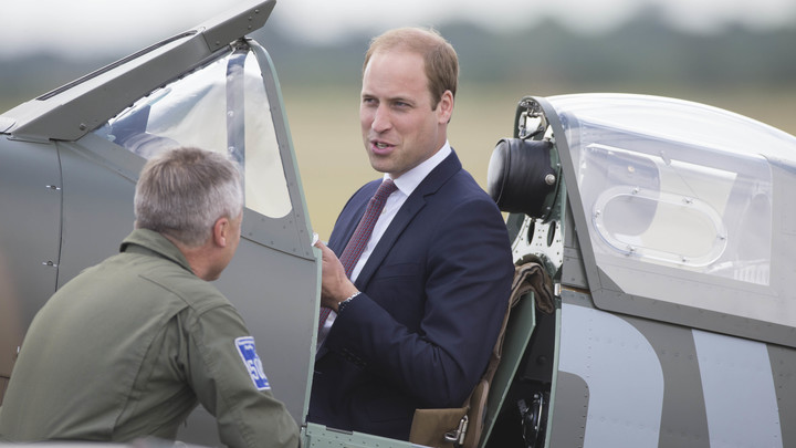Принц Уильям завершил карьеру пилота поисково-спасательного вертолета