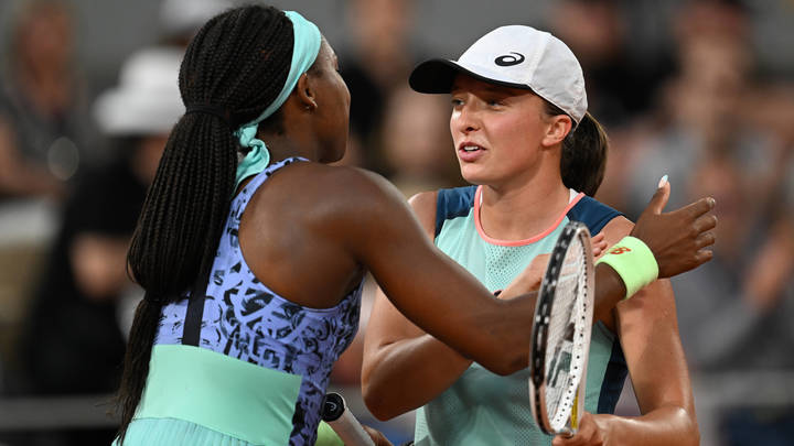 Неловкость на Ролан Гаррос: На пьедестале прятали руки после слов польской теннисистки