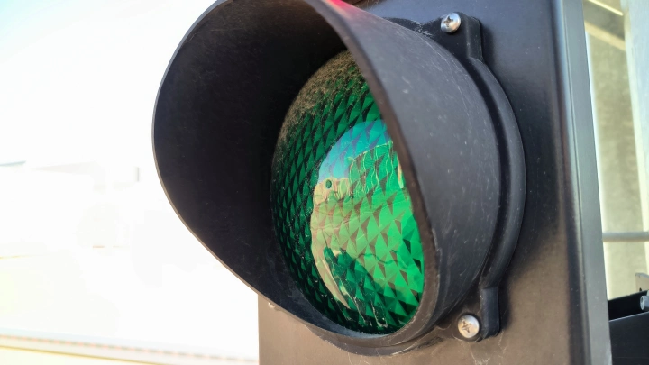 Антидроновые светофоры: военкор Пегов рассказал о ноу-хау на дорогах СВО