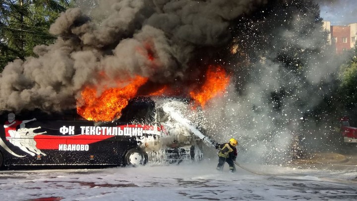 Во Владимире сгорел автобус ивановского «Текстильщика»