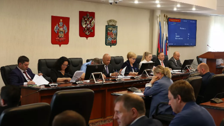 В Краснодаре 11 жителям города присвоили звания Почётных граждан