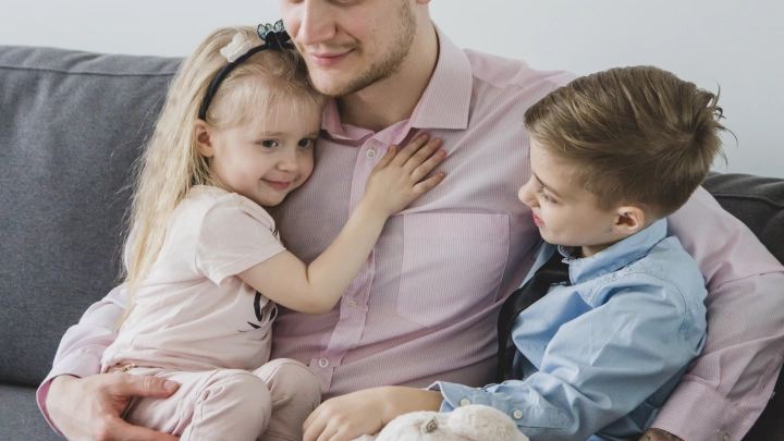 В Госдуме обсуждают выплату отцам 500 тысяч рублей: кто сможет на них рассчитывать