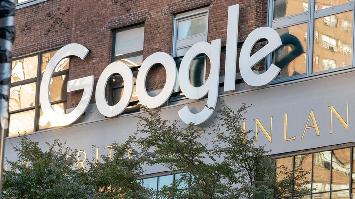 Удар по Google и Facebook: В России могут быть введены новые штрафы