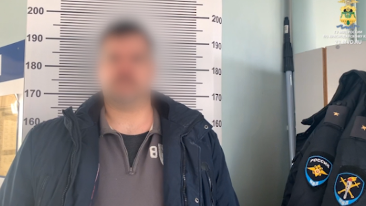 На Кубани пассажир автобуса пытался провезти в коробке из-под сока килограмм мефедрона