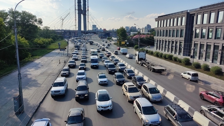 В Минтрансе рассказали о последствиях срыва сдачи четвёртого моста в Новосибирске