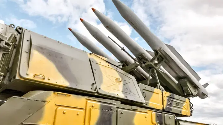 Порт Одессы полыхает после взрывов. Ночная атака ВС РФ накрыла юг Украины