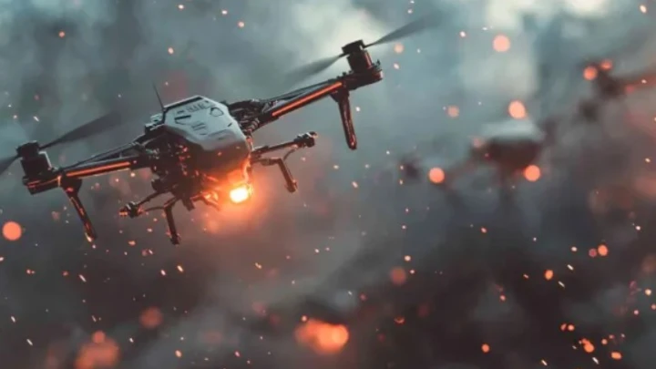 Взрывы в Кронштадте попали на видео во время массированной атаки ВСУ