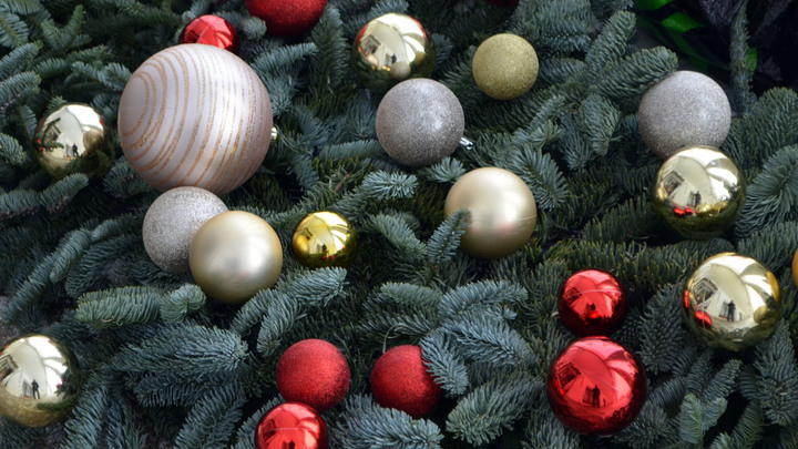 Медики нашли правильные подарки детям на Новый год