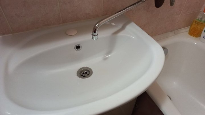 Горячую воду отключат в трех районах Кемерова с 22 мая