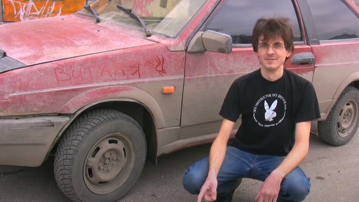 Один из новосибирских авторов песни про Виталю объяснил её успех на ТВ