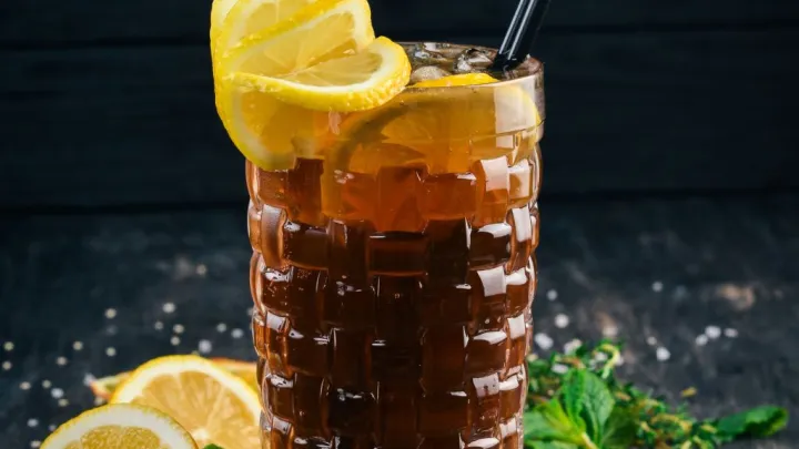 Установят единые правила продажи: в реализации алкоголя в Петербурге хотят навести порядок