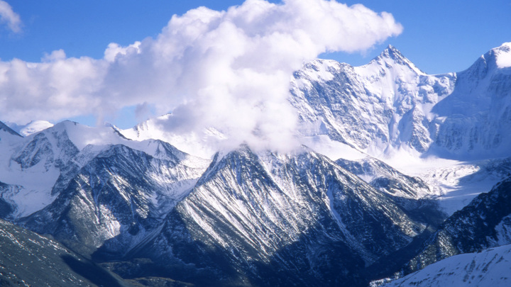 Туристы из России перешли границу с Казахстаном при восхождении на Белуху