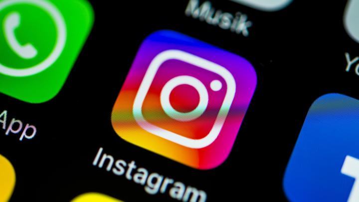 Роспотребнадзор может наказать Facebook за содействие пиратству